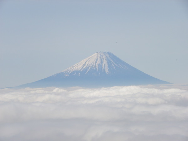 雲海からの富士山アップブログ用.jpg